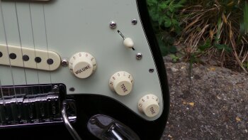 Fender The Edge Strat : Photos The Edge Strat 10 Fender The Edge Strat : Photos The Edge Strat 10