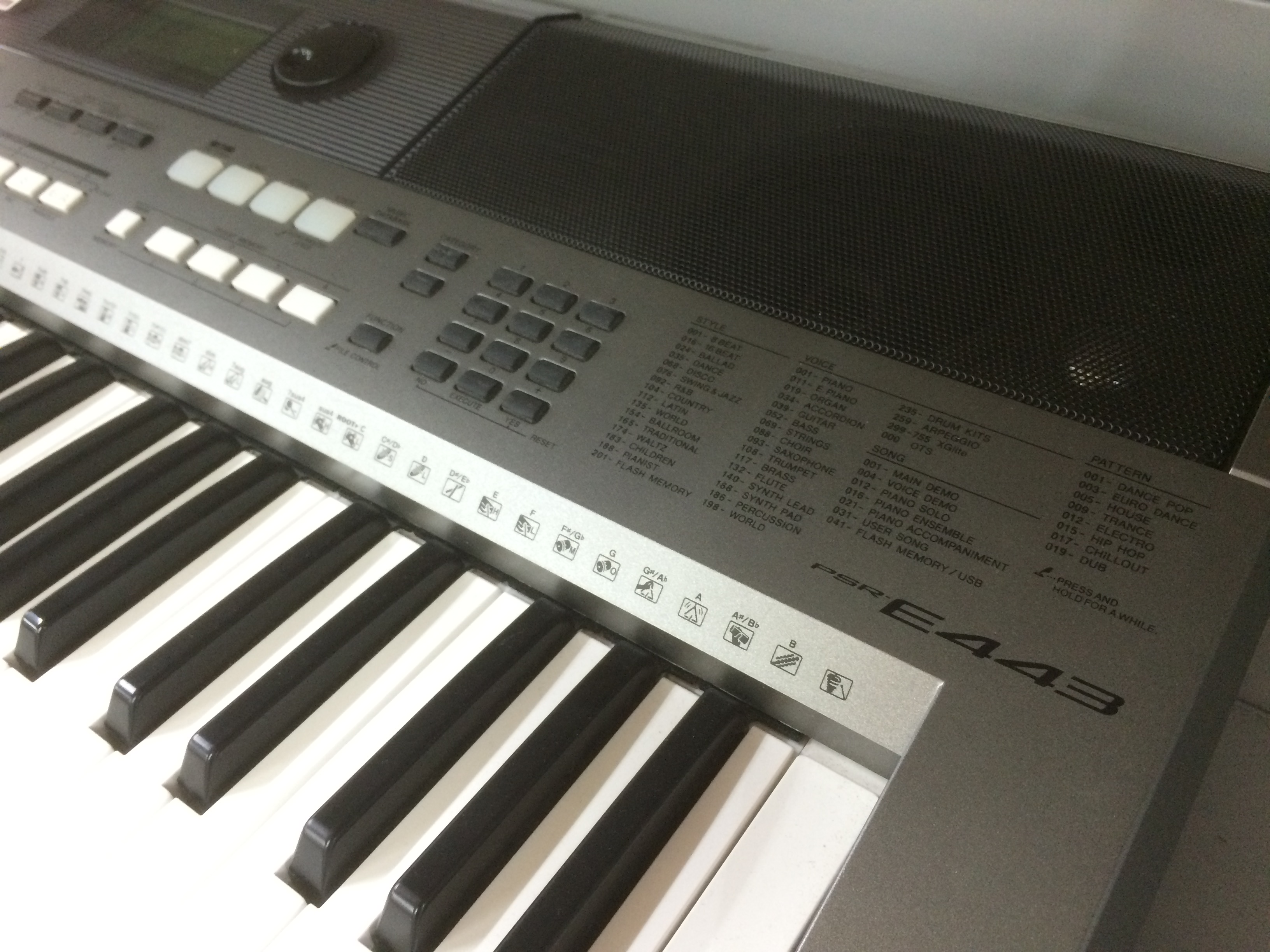 Yamaha psr deals e443 price