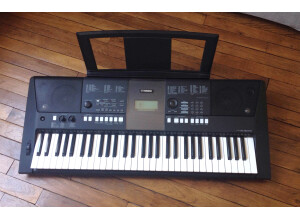 Yamaha PSR-E423 (24766)