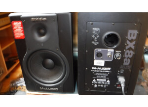 M-Audio BX8a Deluxe (61415)