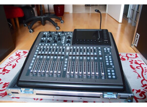 Behringer X32 Compact 2