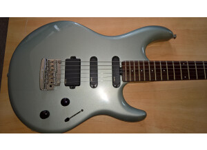 Music Man Luke (Vintage Tremolo) (56279)