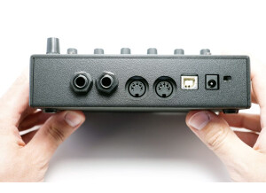 Audiothingies micromonsta rear 1080x700