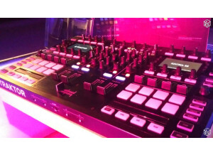 Native Instruments Traktor Kontrol S8 (90501)