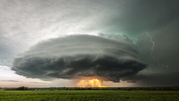 Time lapse dun orage supercellulaire au Kansas par Stephen Locke Time lapse dun orage supercellulaire au Kansas par Stephen Locke