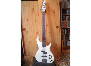 Aria Pro II the cat bass series (13603)