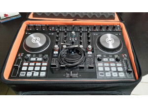 Native Instruments Traktor Kontrol S4 (32543)