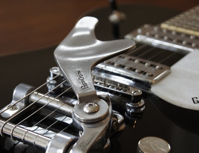 Palm O Low on Black Guitar4 Palm O Low on Black Guitar4