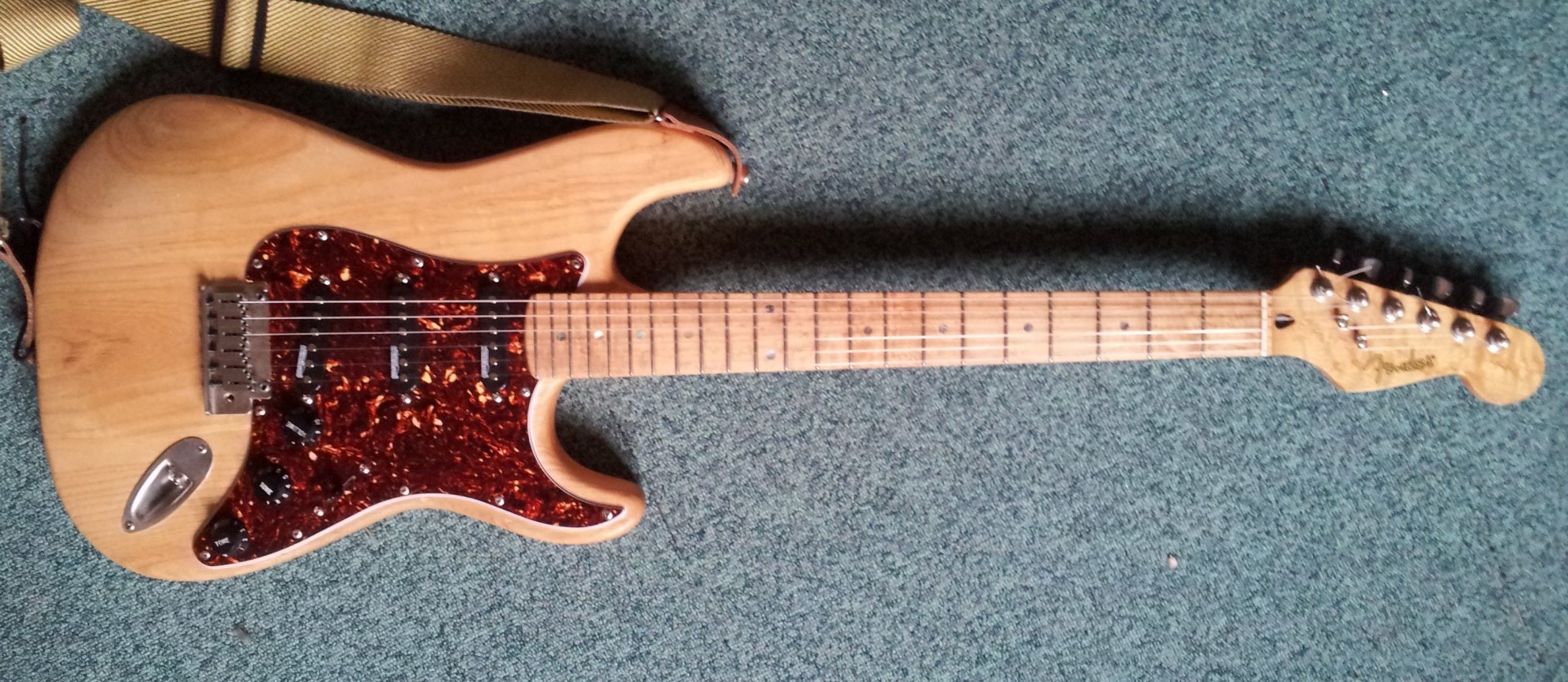 Fender Special Edition Lite Ash Stratocaster