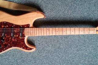 Fender Special Edition Lite Ash Stratocaster