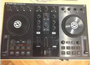 Native Instruments Traktor Kontrol S2 (56700)