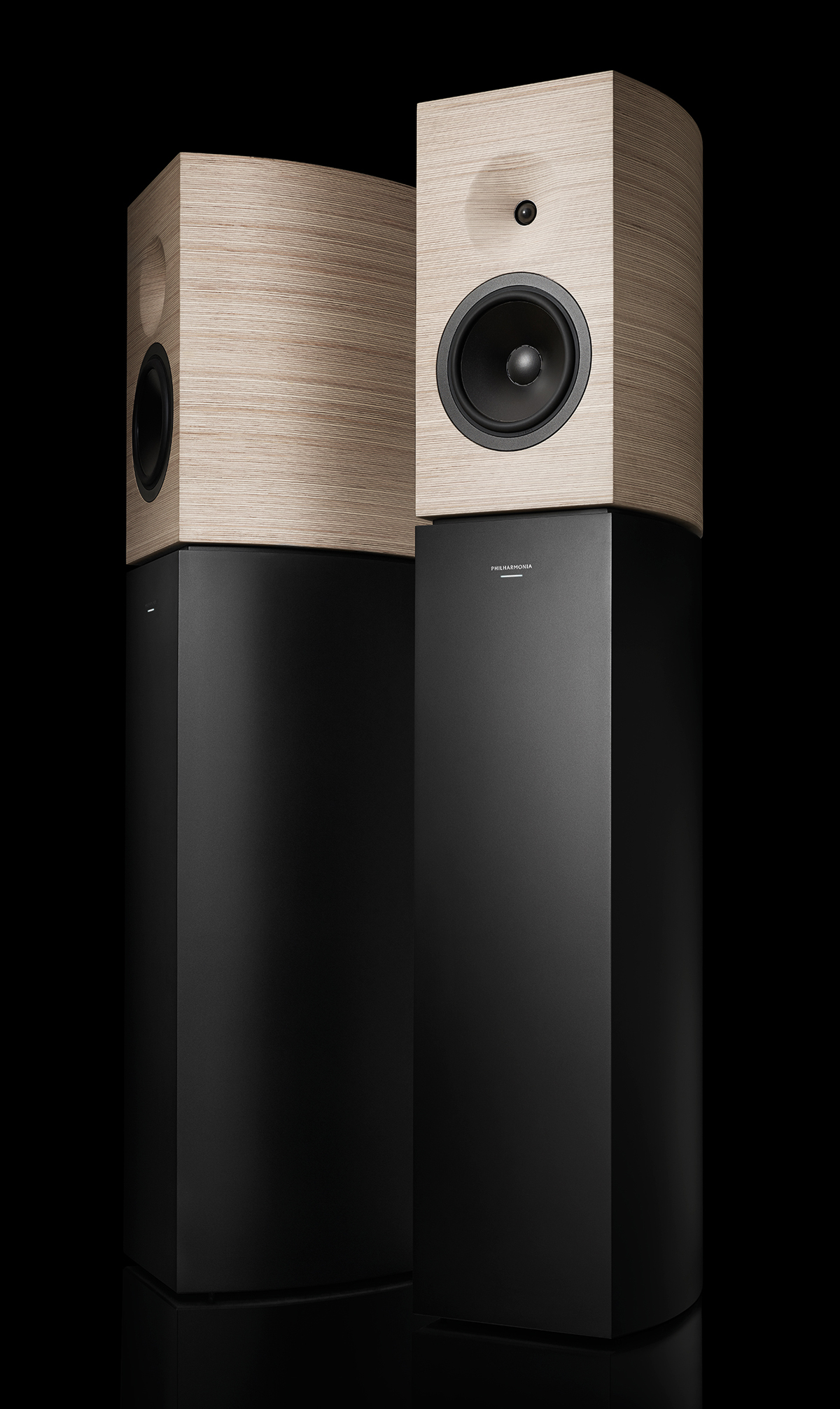 Philharmonia Black Background 72 RVB 002