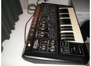 Roland SH-1 (88045)