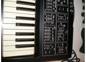 Roland SH-1 (6191)