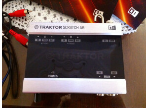 Native Instruments Traktor Scratch A6 (42667)