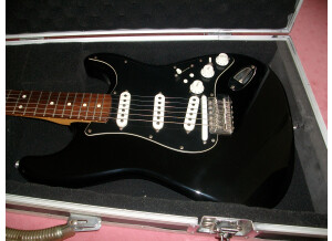 Fender Standard Roland Ready Stratocaster [?-2005] (34969)