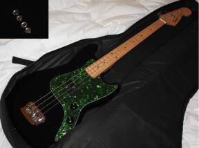 Squier Affinity Bronco Bass (1999-2020)