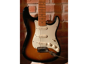 Fender American Deluxe Stratocaster V Neck [2004-2010] (95127)
