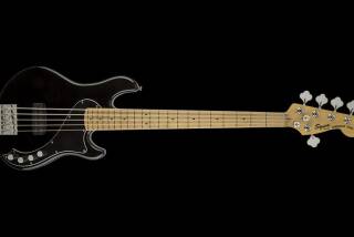 Squier Deluxe Dimension Bass V