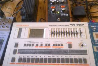Roland TR-707