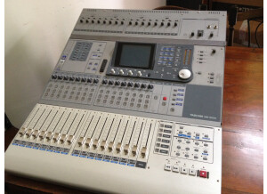 Tascam DM-3200 (76257)