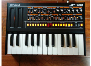 Roland JP-08 (98066)