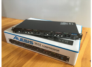 Alesis 3632 Compressor (96748)
