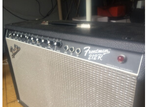 Fender FM 212R (22651)
