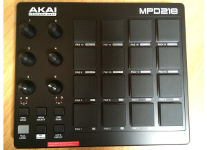 Akai MPD218 (7330)