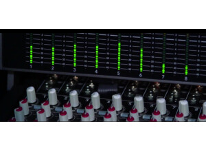 Mackie 8 Bus Series 24/8/2 (20881)