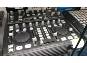 Behringer B-Control Deejay BCD3000 (72840)