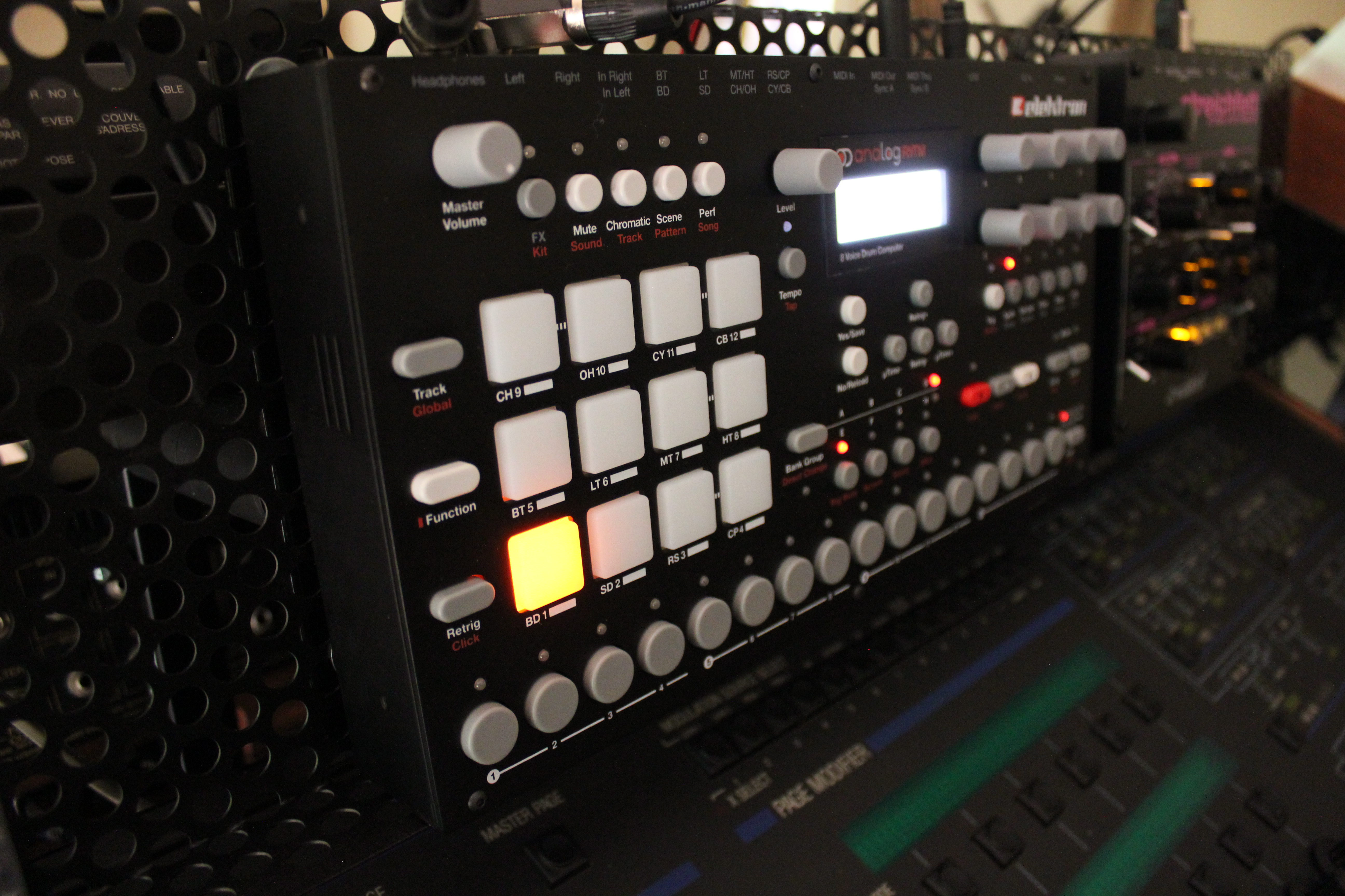 Elektron Analog Rytm : Analog Rytm V130 2tof 004.JPG