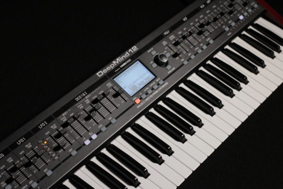 Behringer DeepMind12 : DeepMind 12