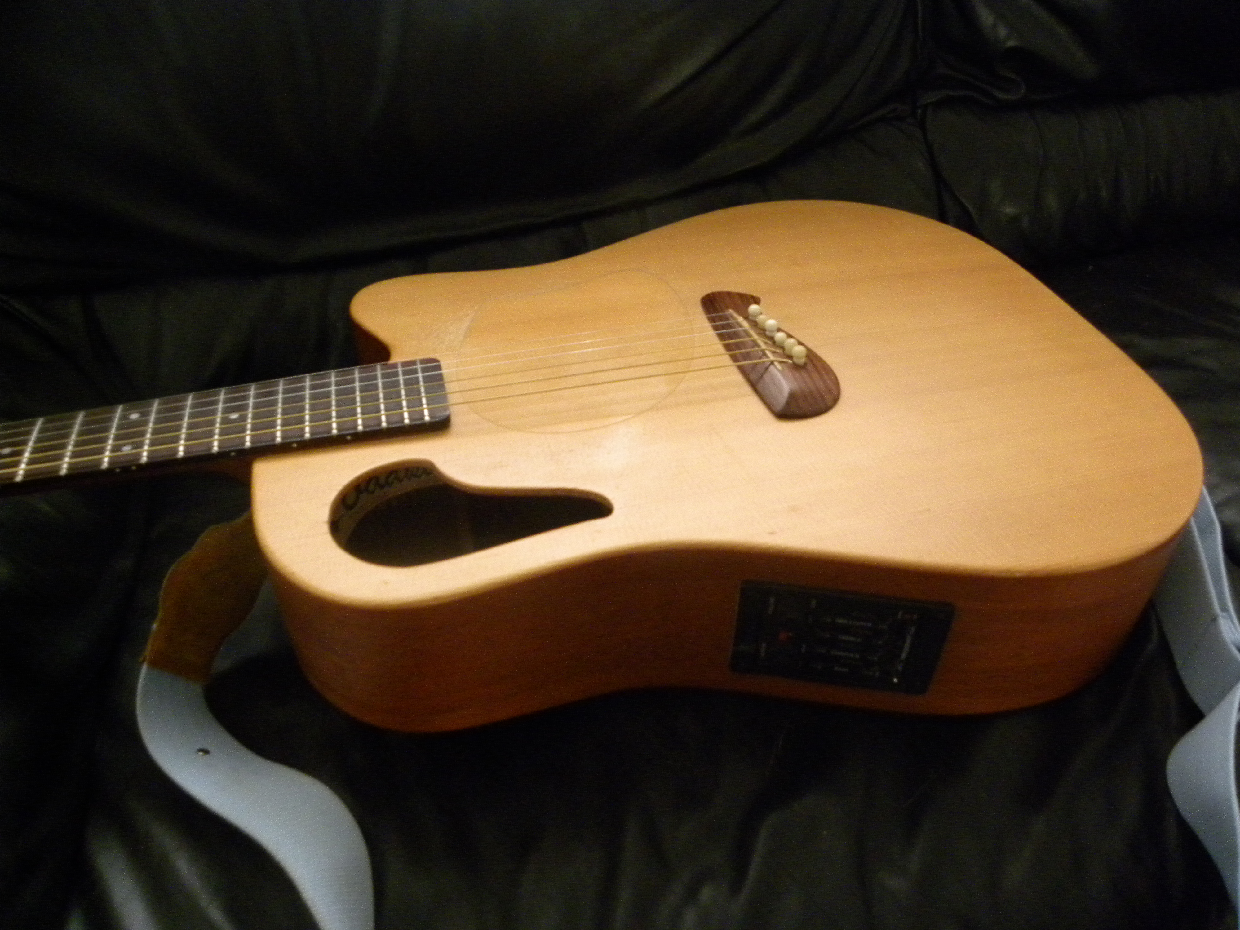 Tacoma Guitars RM6 CE6