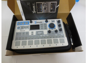 Arturia SparkLE Creative Drum Machine (3252)