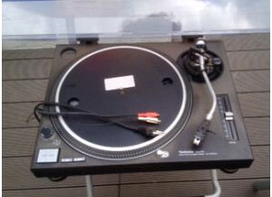 Technics SL-1210 MK2 (2528)