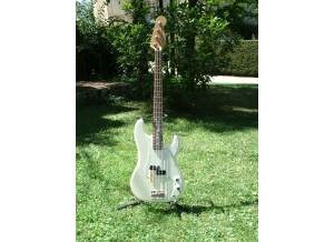 Fender Standard Precision Bass [2009-Current] (82090)