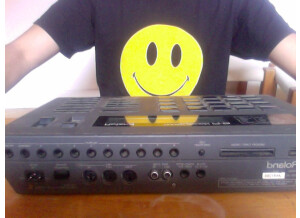 Roland R-8 (12286)