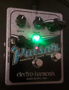 Electro-Harmonix Stereo Pulsar