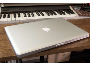 Apple Macbook Pro 15"  2.66 GHz Core 2 Duo 4 Go RAM