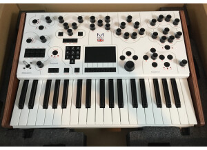 Modal Electronics 001 (90708)