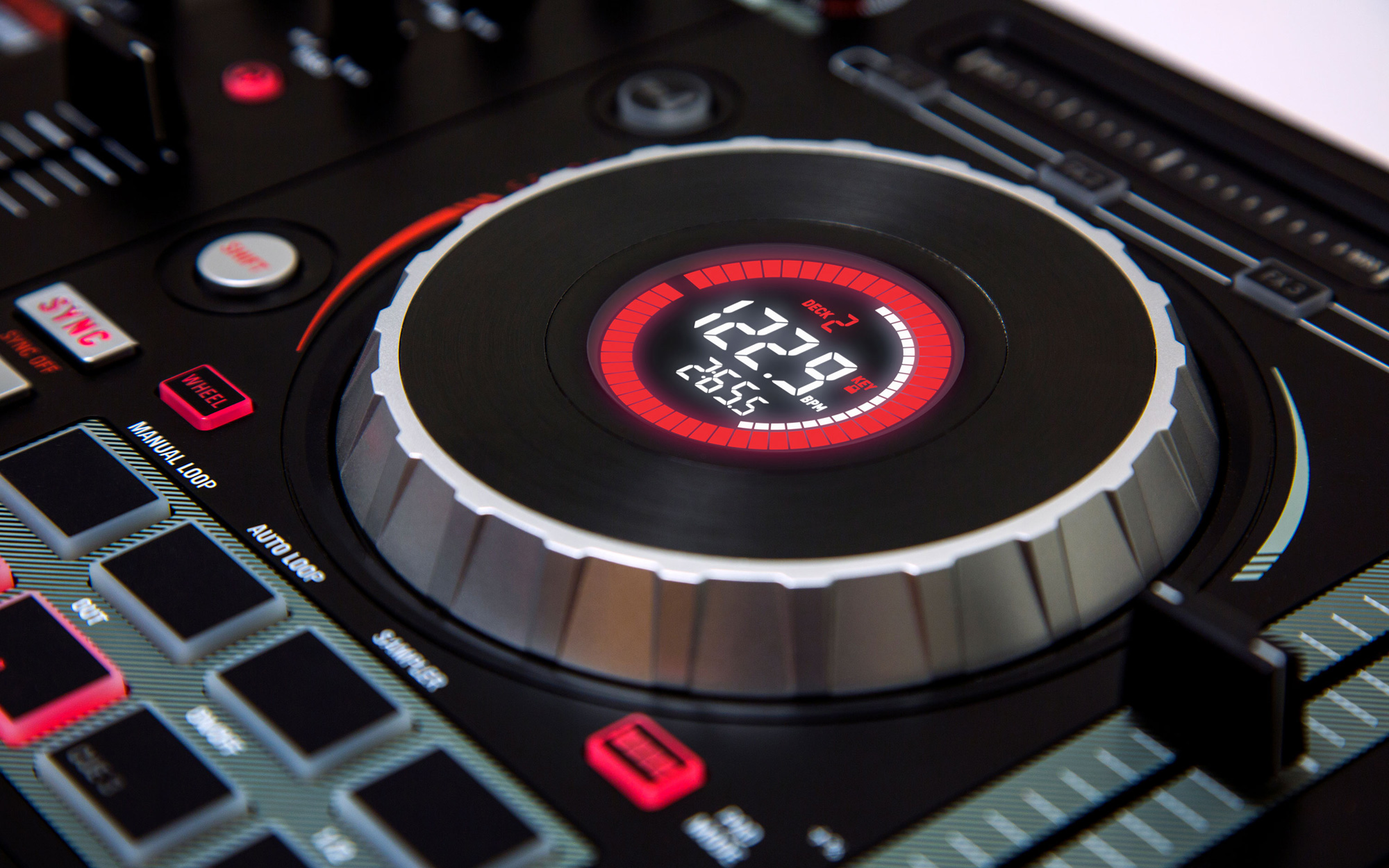 MixtrackPlatinum detail1 3000x1875 web