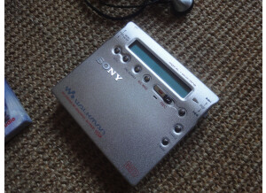 Sony MZ-R900