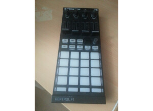 Native Instruments Traktor Kontrol F1 (13558)