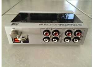 Native Instruments Traktor Scratch A6 (6983)