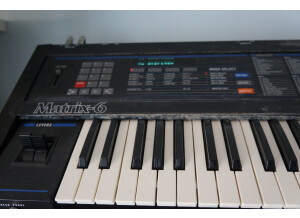 Oberheim Matrix 6 (15728)