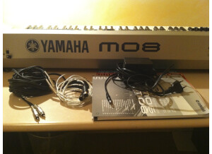 Yamaha MO8 (58112)