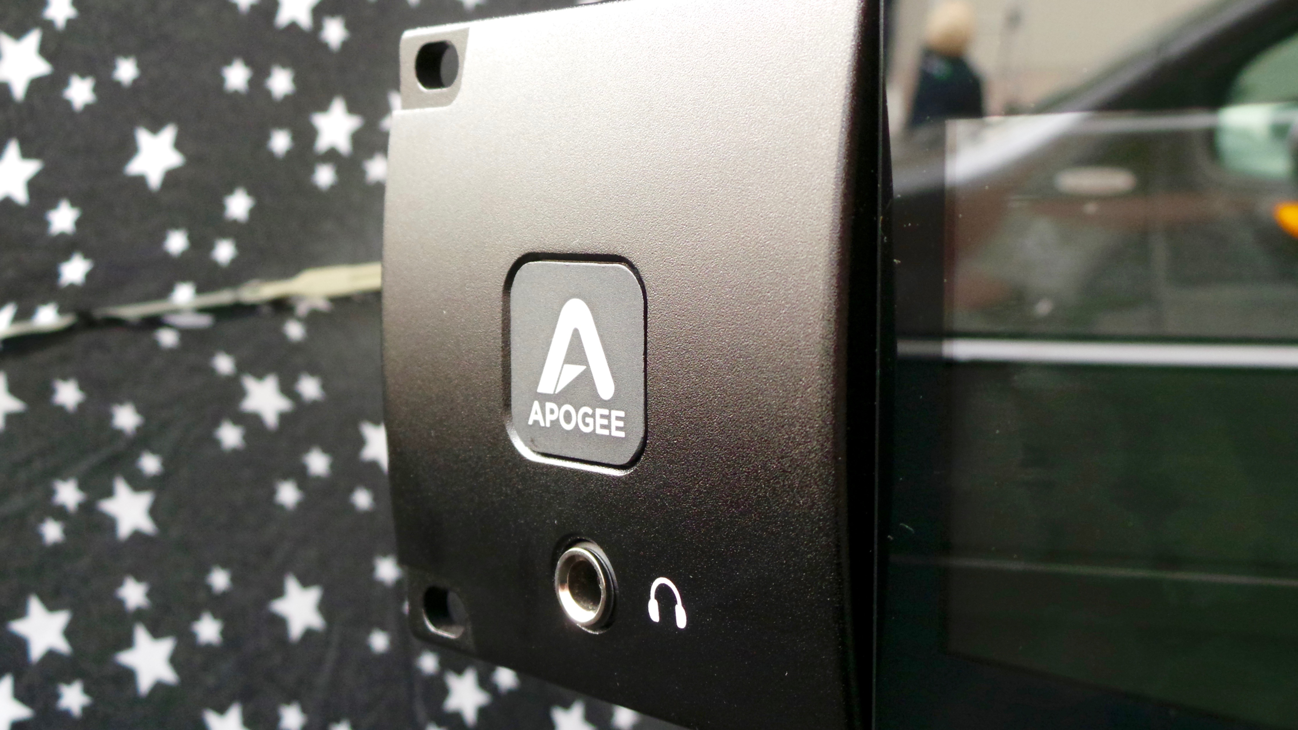 Apogee Symphony I/O Mk II Thunderbolt 8x8+8MP Mk II : Symphony IO Mk II 8&times;8+8MP 6