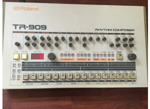 Roland TR-909 (75908)