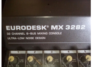 Behringer Eurodesk MX3282